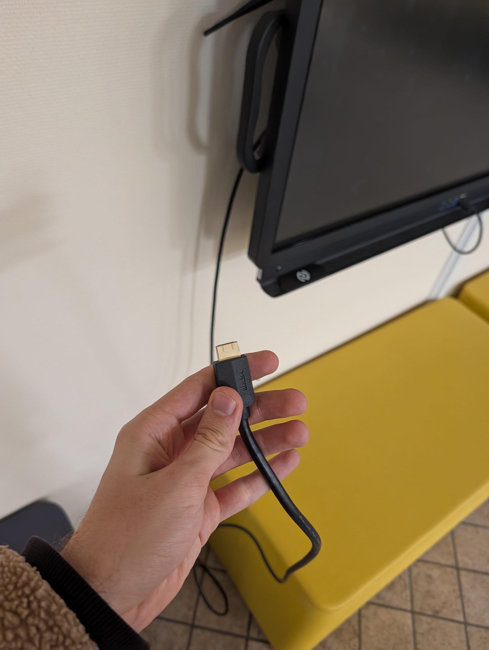 Tiesioginis HDMI laidas prie ekrano